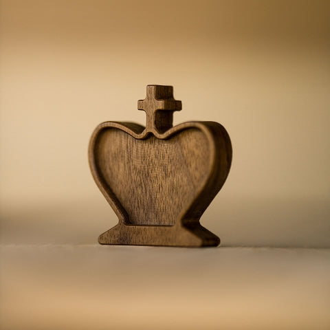 Dark Chess King with magnets for hanging