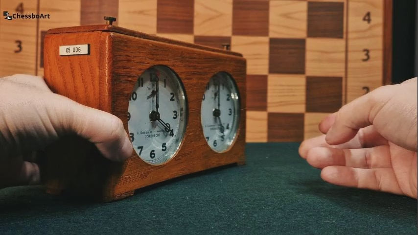 ソビエト　ヴィンテージ　チェスクロック【動作良好】 ヴィンテージ・クープマンチェスクロック（40年代後期）｜UDG由来
