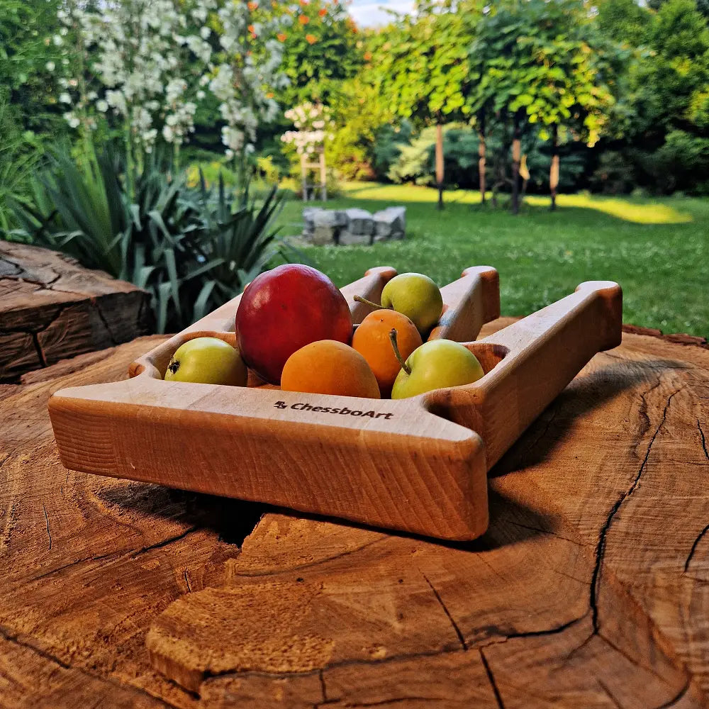Chess Queen Tray Beech wood with Garden