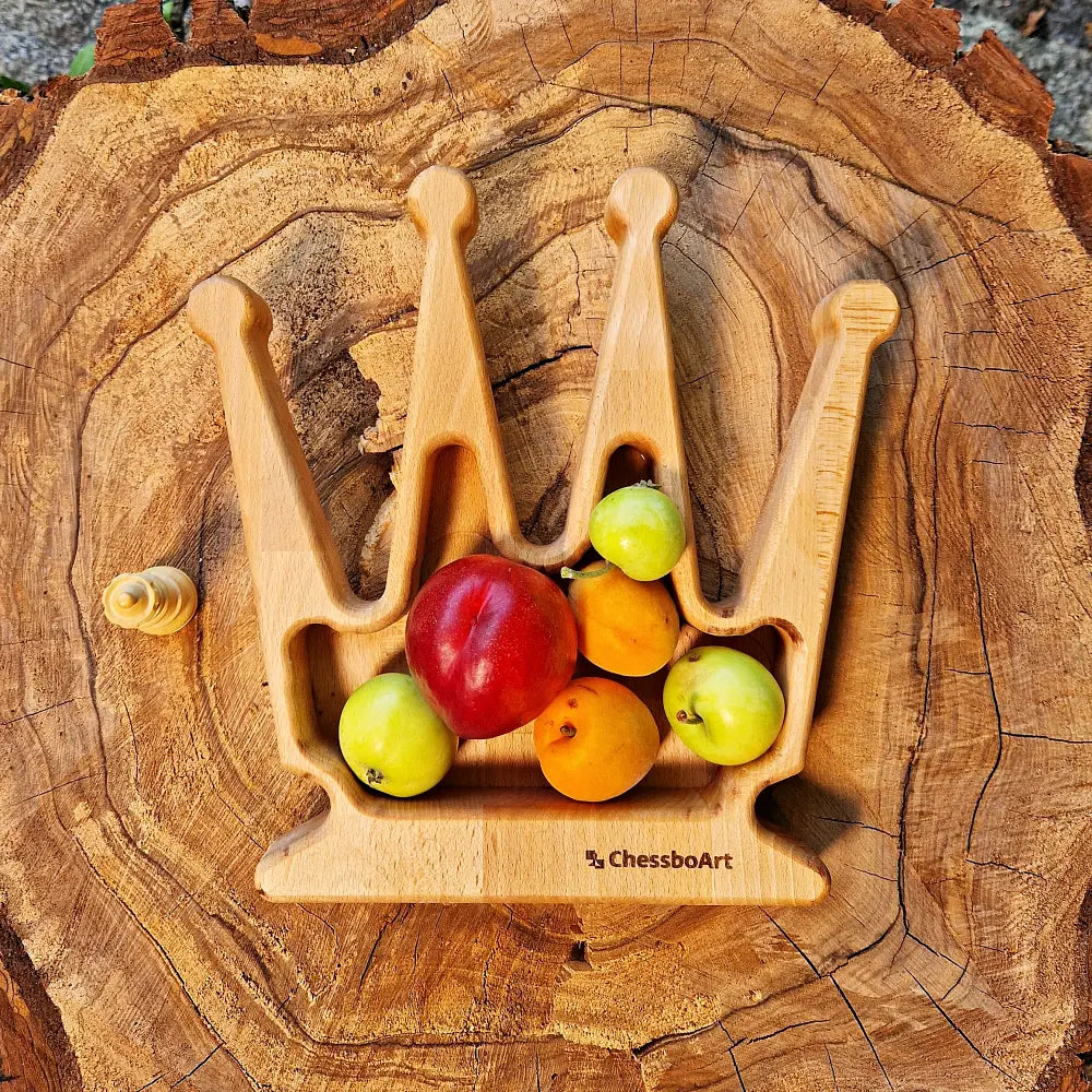 Chess Queen Tray Beech wood with small Queen
