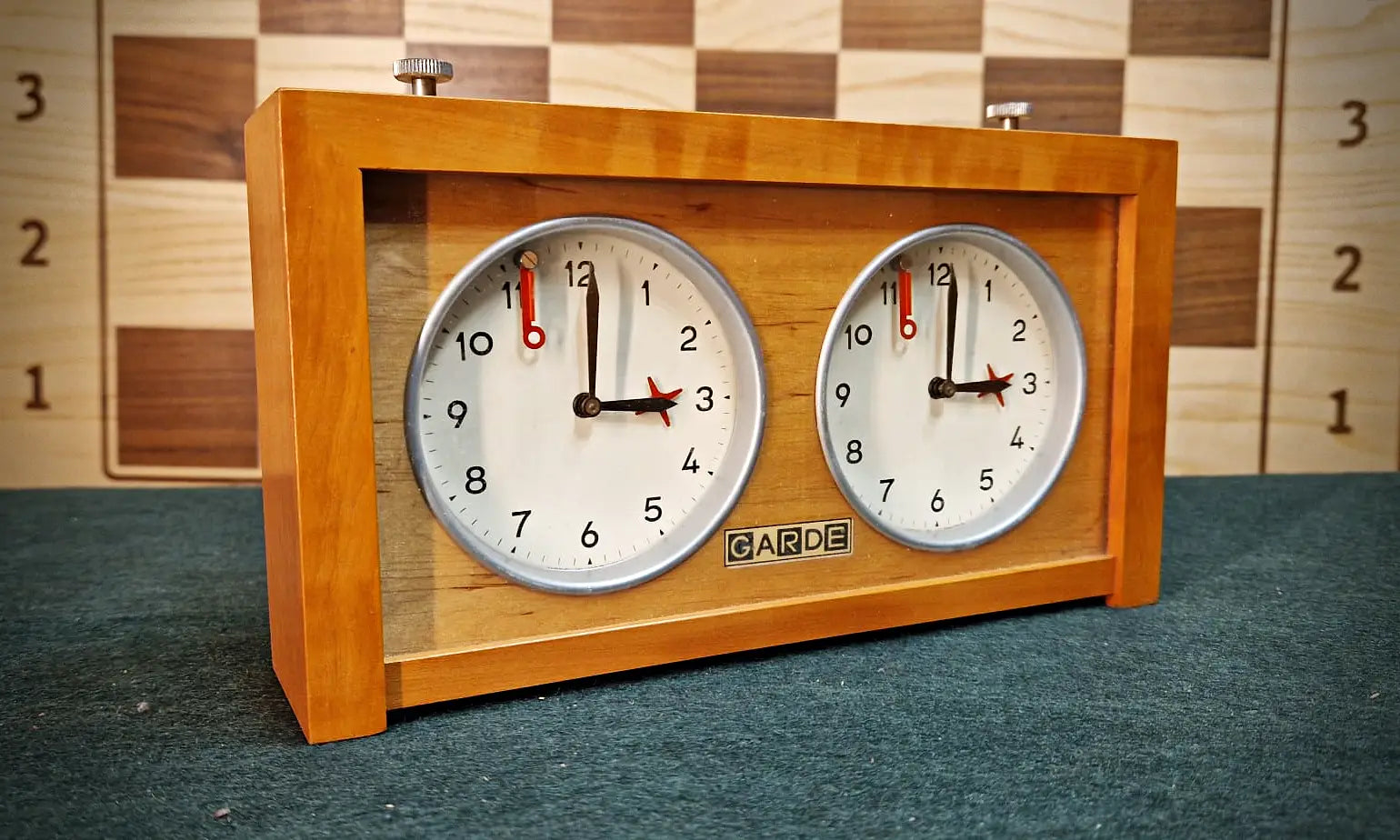 Garde Ruhla mechanical chess clock with dual analog dials – classic vintage chess timer