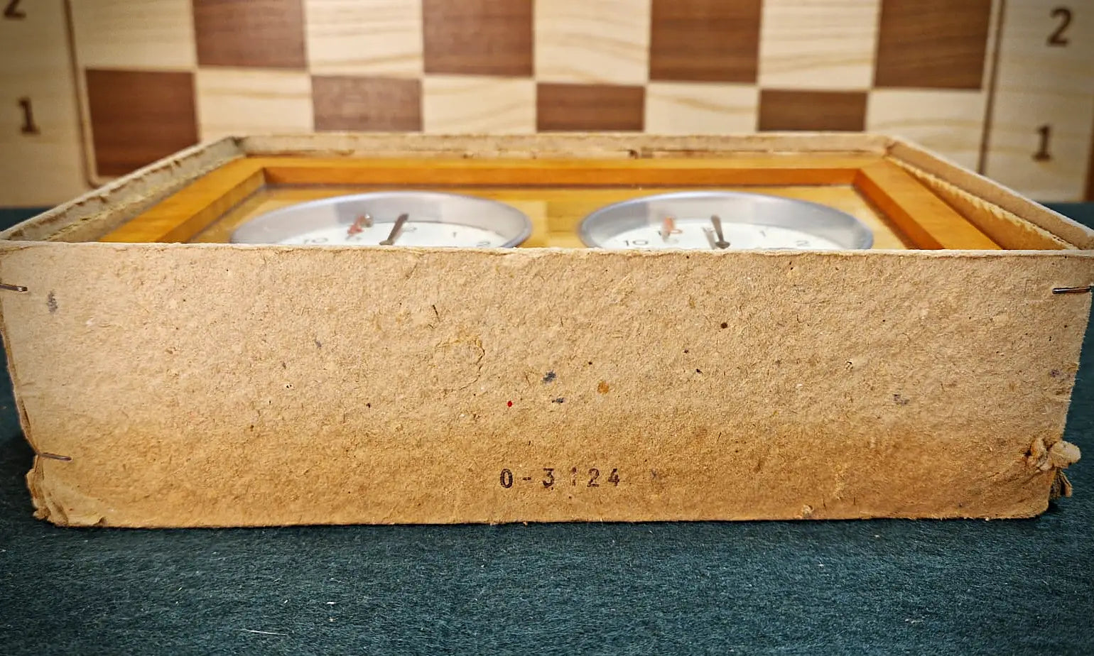 NOS (New Old Stock) Garde mechanical chess clock inside original box protection.