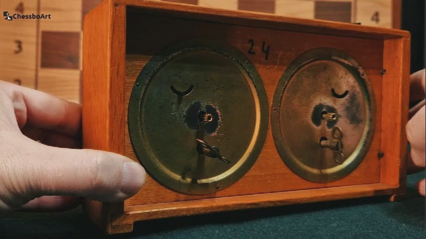 Vintage Koopman mechanical chess clock from 1971 – restored classic tournament chess timer